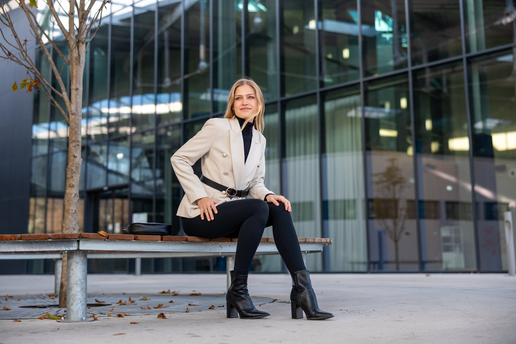 PREČO MUSÍTE MAŤ VO SVOJOM ŠATNÍKU ČIERNE LEGÍNY