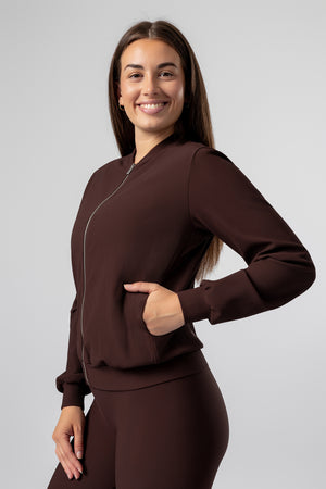 lelosi move bunda courtney 1